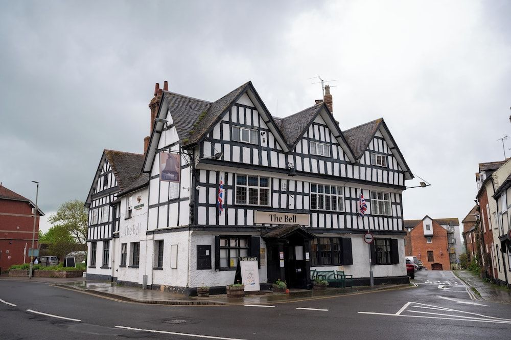 Bell Hotel by Greene King Inns 1
