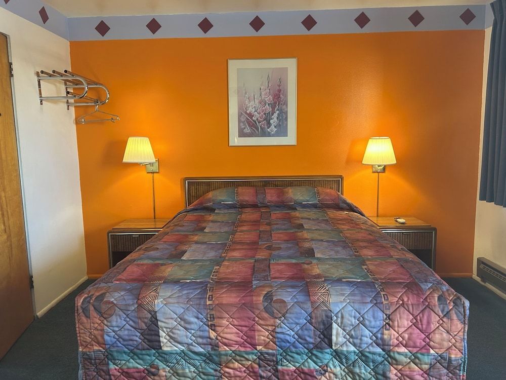 Oregon Trail Motel 2