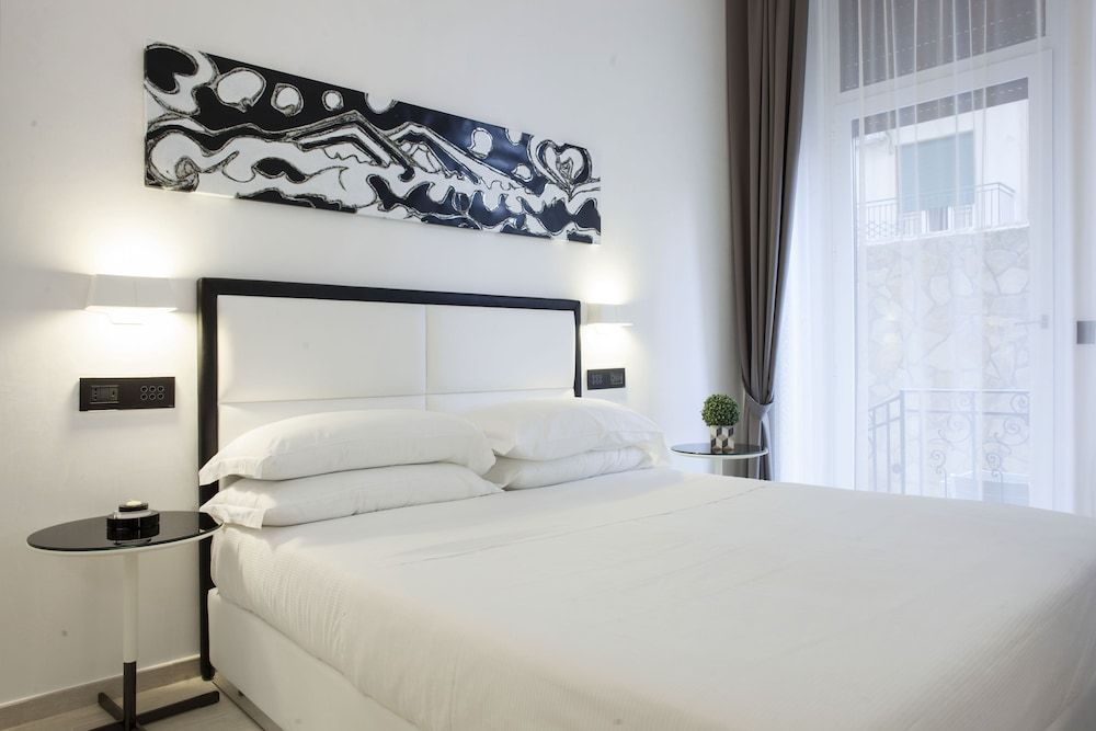 LHP Suite Napoli Parco Margherita 1