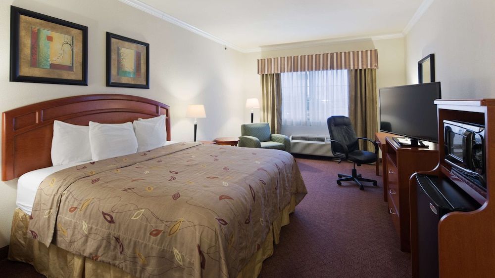 Best Western Cleveland Inn & Suites 1