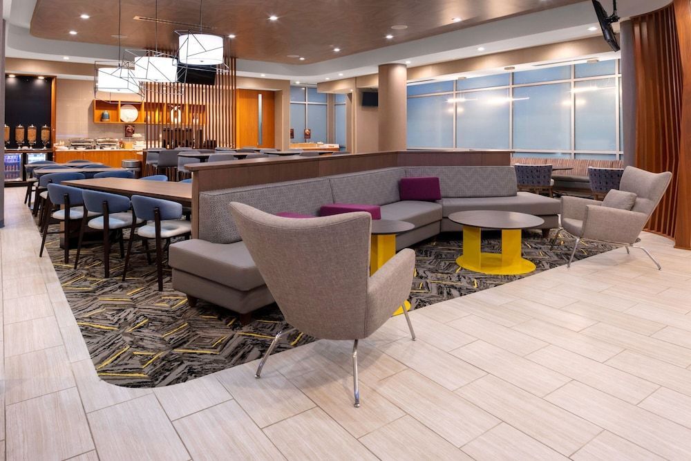 SpringHill Suites Kansas City Airport 2