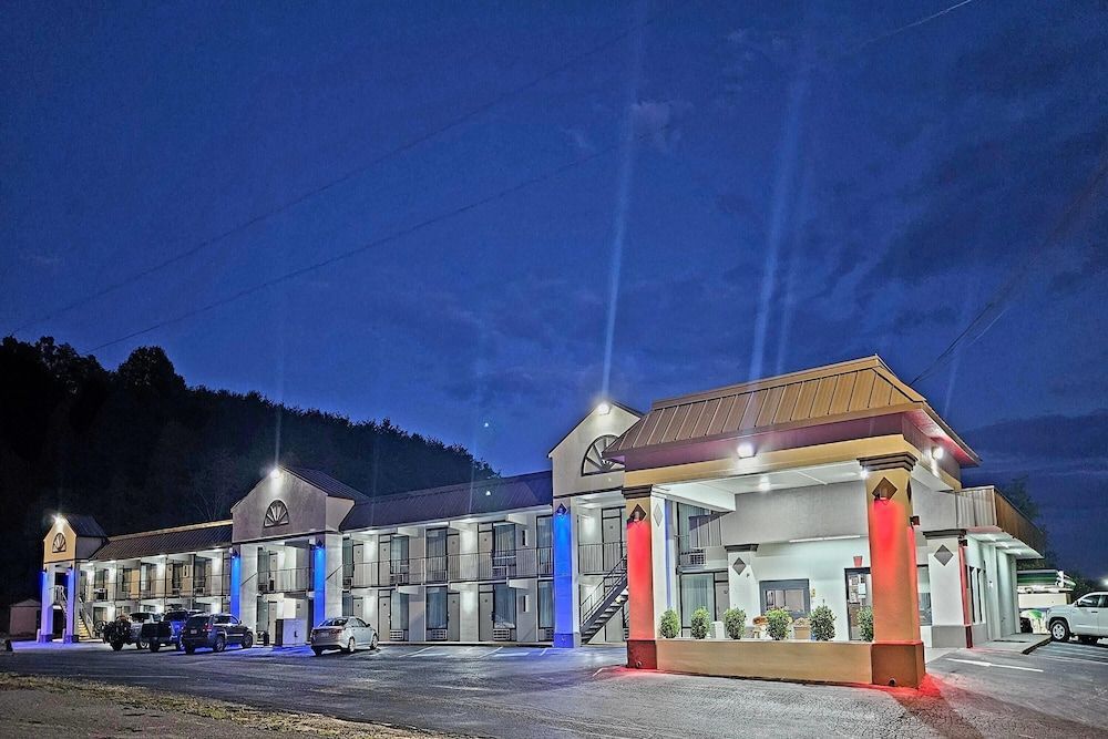 Super 8 by Wyndham Marion NC 1