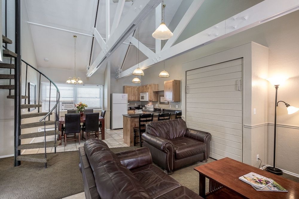 Sweetwater Lift Lodge 1