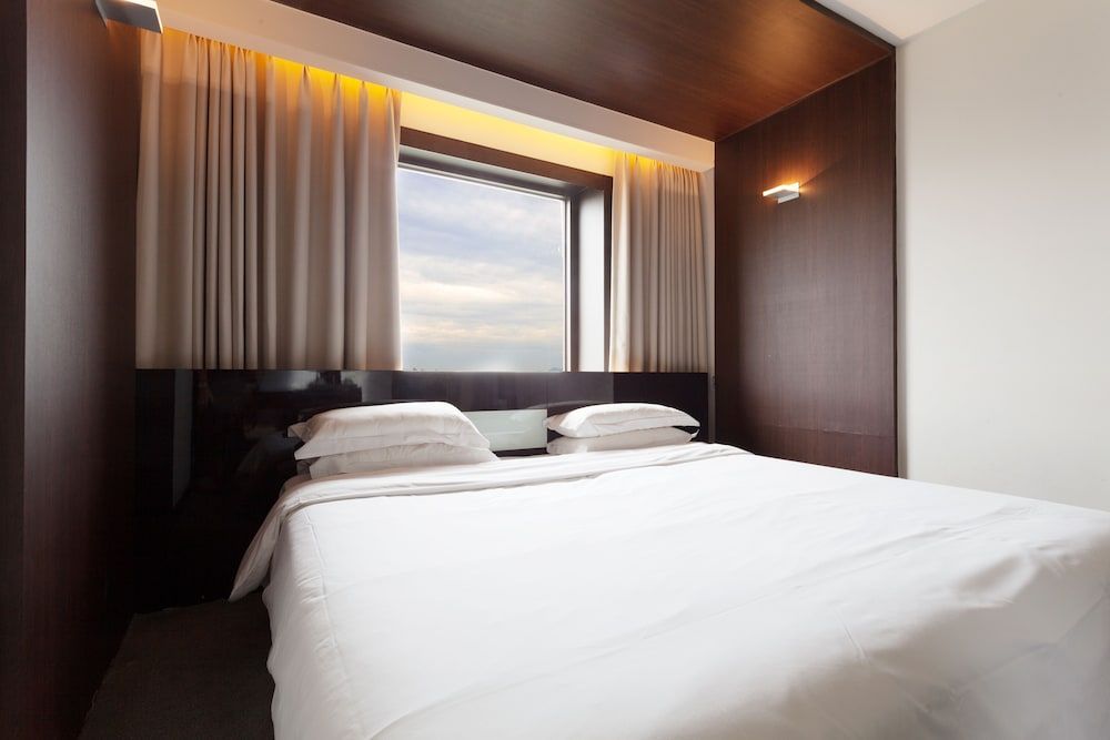 The Riverside Hotel 1