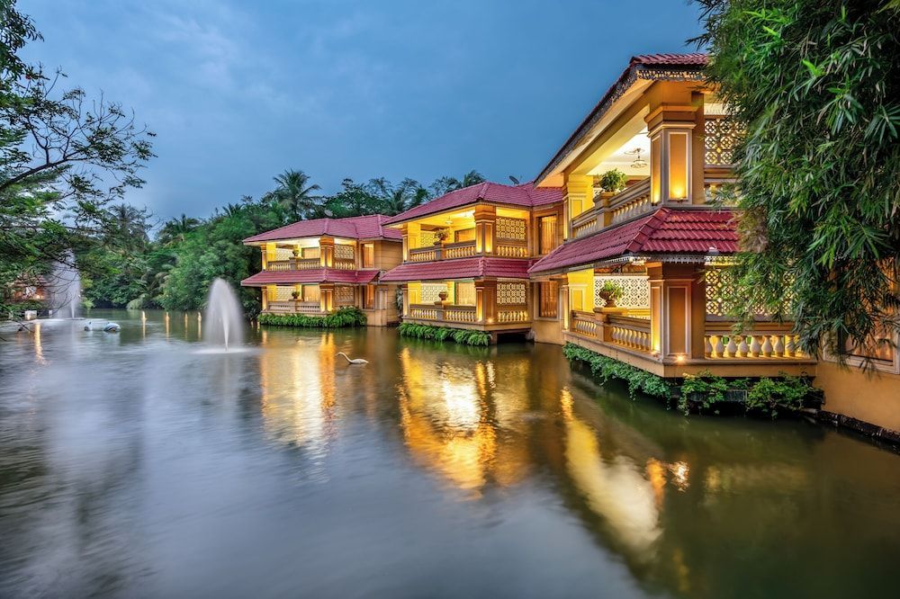 Mayfair Lagoon 1