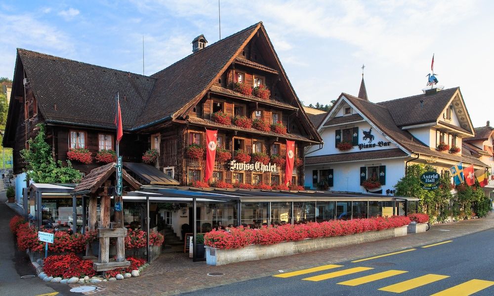 Swiss-Chalet Merlischachen - Historik Chalet-Hotel Lodge 1