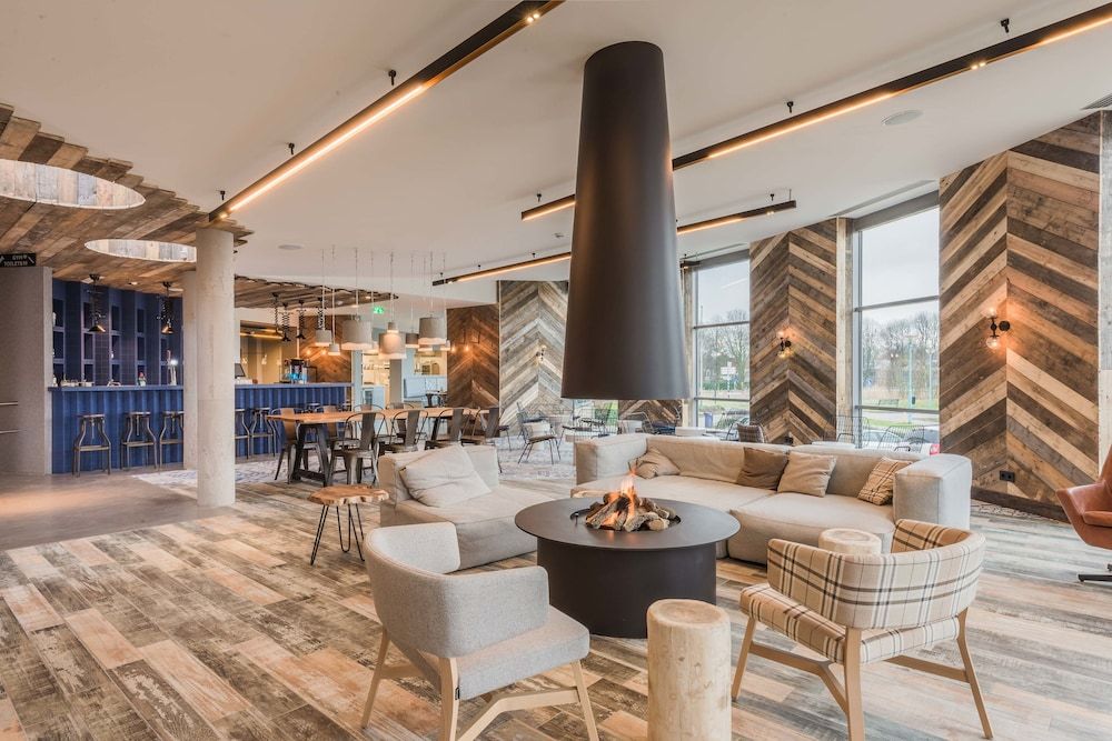 Urban Lodge Hotel 1