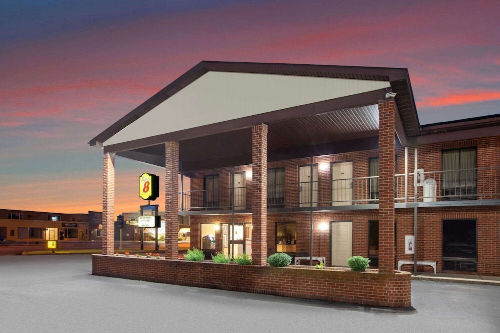 Super 8 by Wyndham Sandusky 1