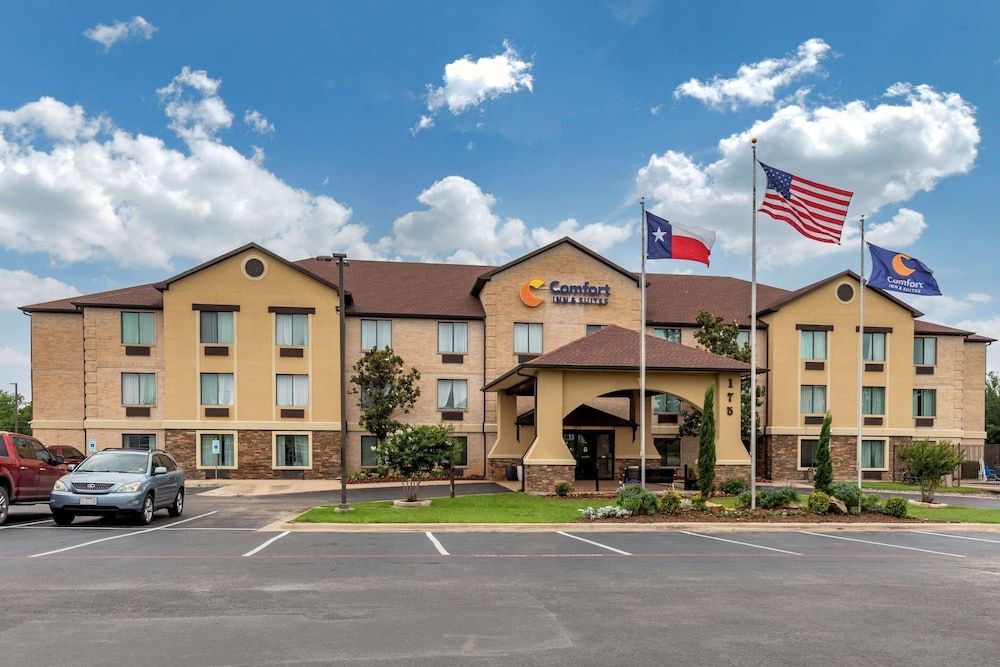 Comfort Inn & Suites Mansfield 1