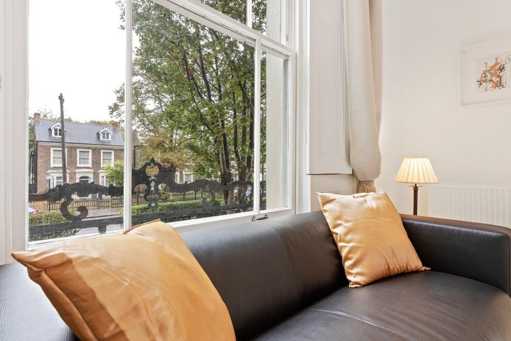 Elegant 1 Bedroom Apartment in Brixton 1