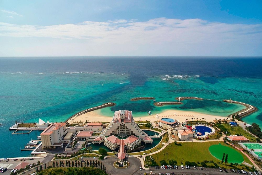 Sheraton Okinawa Sunmarina Resort 1