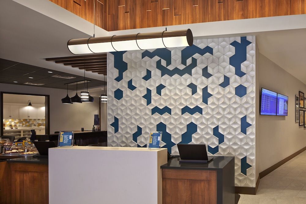Hyatt Place Warwick / Providence Airport 2