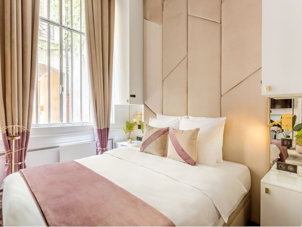Merveil - Luxury Suite - Marais Archives 2
