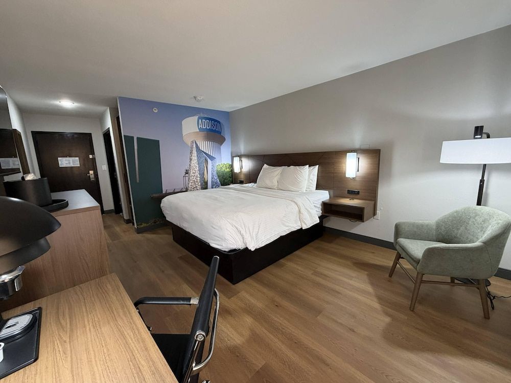 Clarion Pointe Addison - Dallas North 1