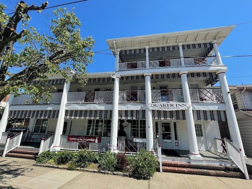 Quaker Inn 1