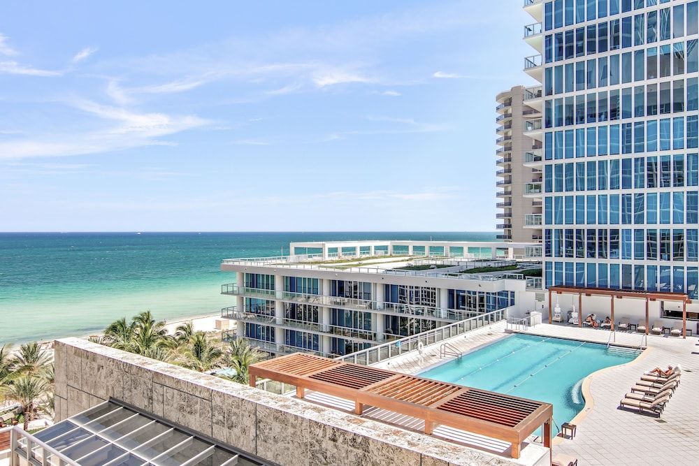Carillon Miami Wellness Resort 1