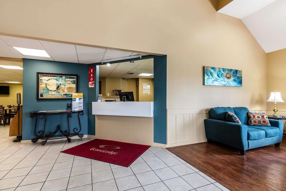 Econo Lodge Inn & Suites Dickson 2