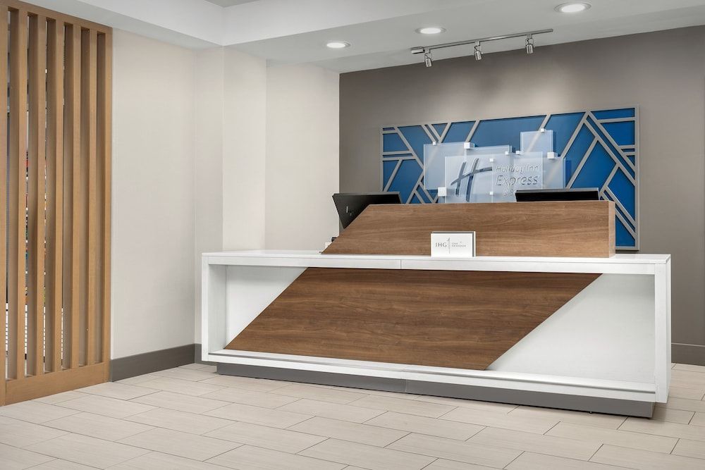 Holiday Inn Express & Suites GREENSBORO - AIRPORT AREA by IHG 2