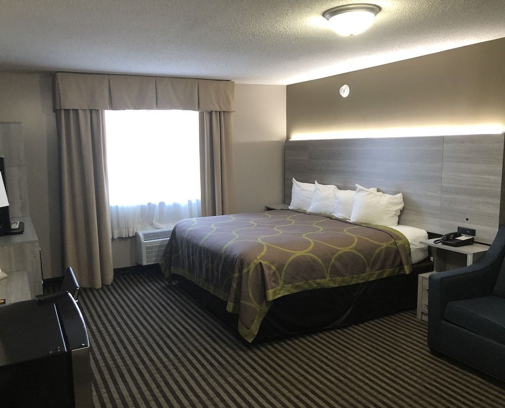DuPont Suites - Louisville 1