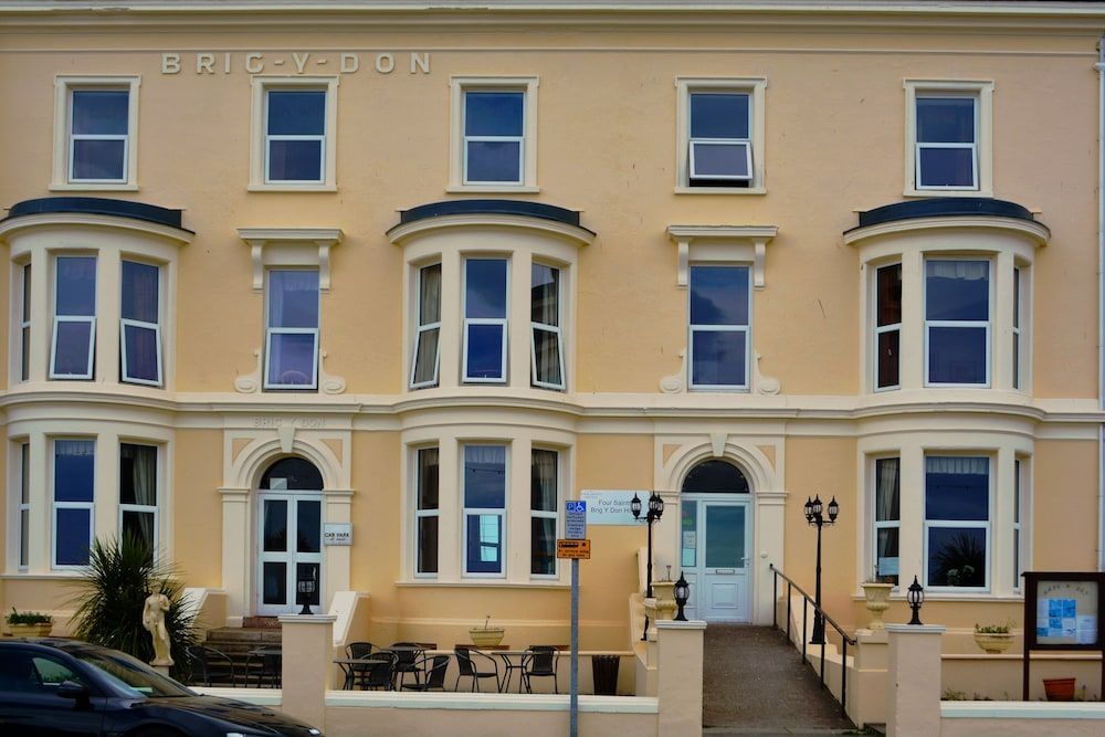 Four Saints Brig Y Don Hotel 1