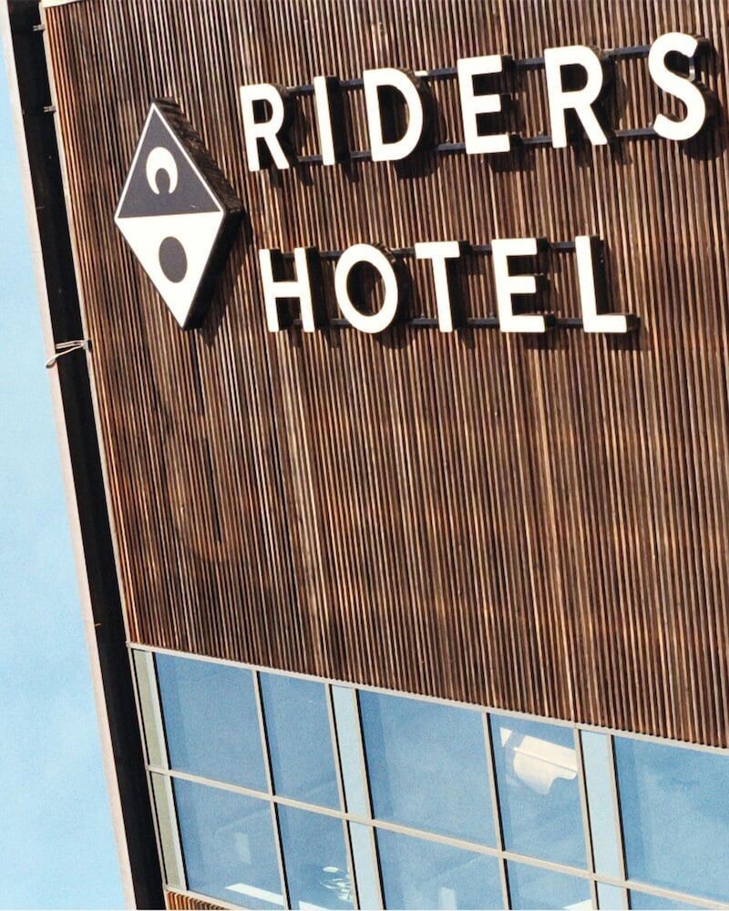 Riders Hotel 1