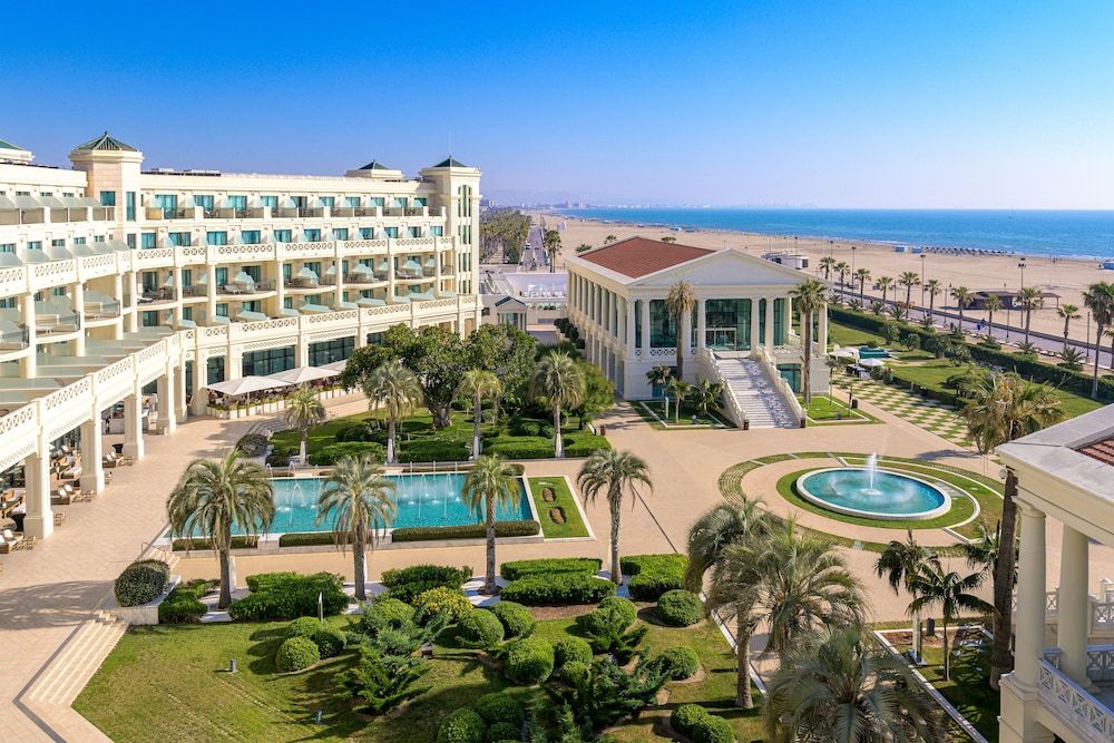 Las Arenas Balneario Resort 1