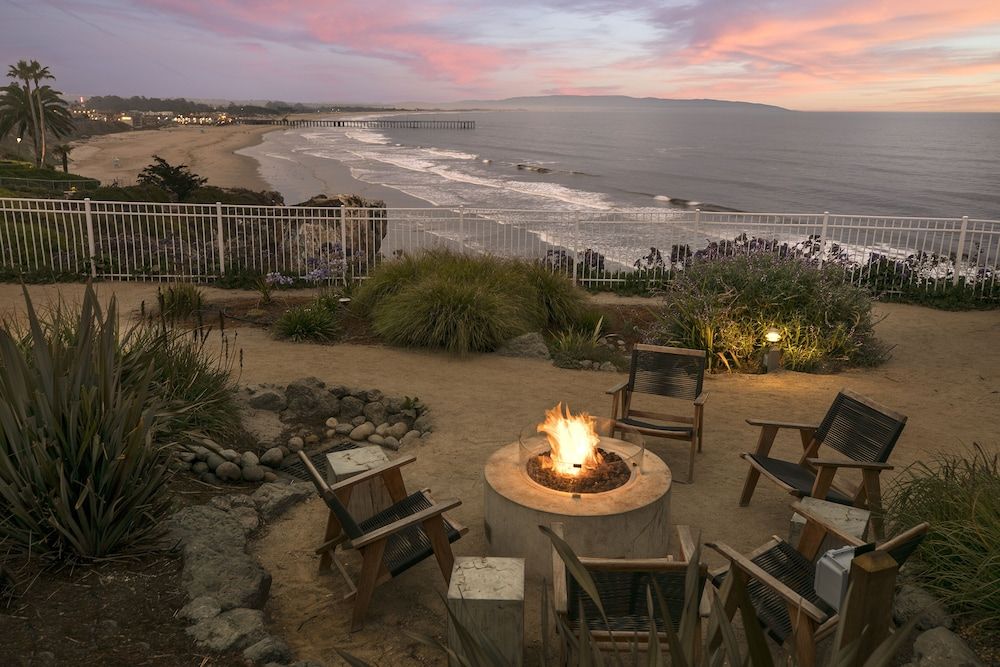 Cottage Inn by the Sea 1