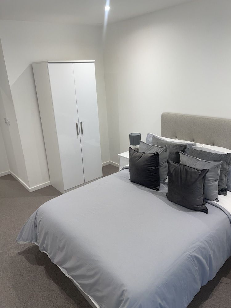 Immaculate 2bed Apartment in London - City Views 2