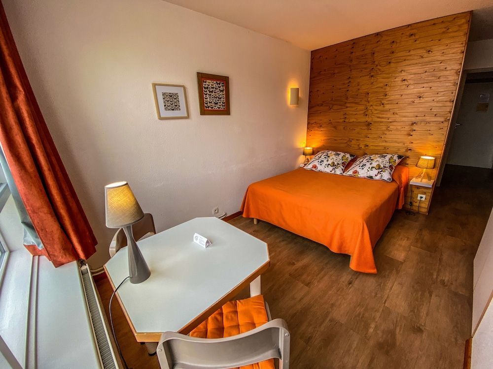 Appart'Hôtel LIDO au bord de l'eau 2