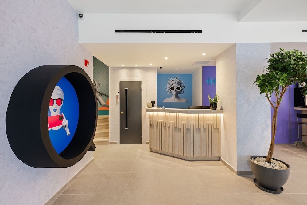 The Q Hotel 2