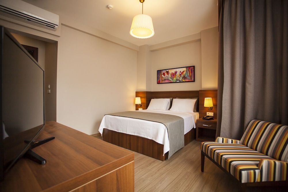 Cordis Hotel 1