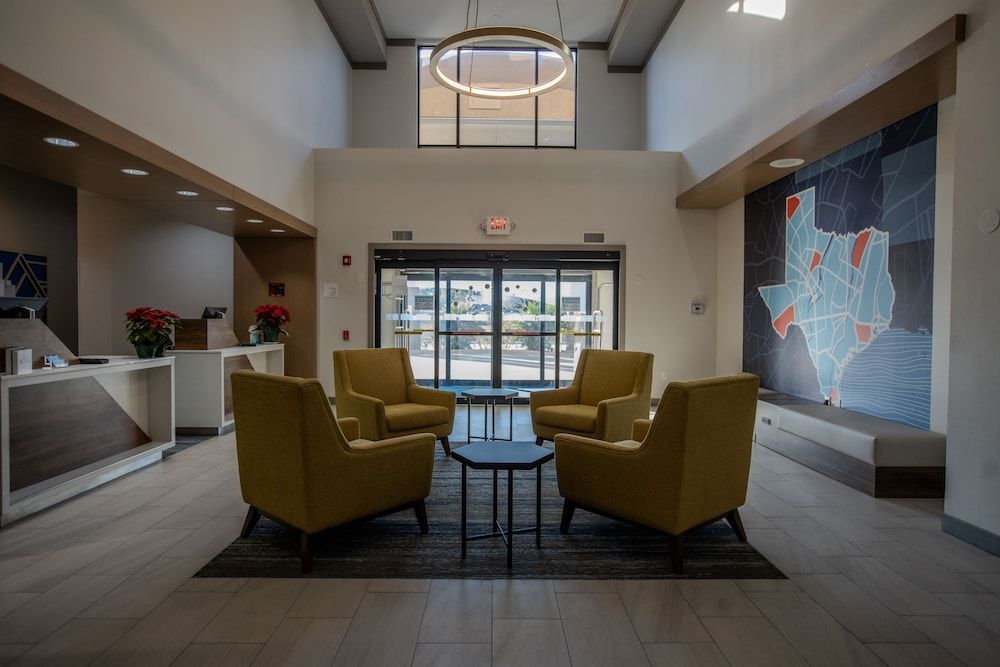 Holiday Inn Express & Suites CLEVELAND by IHG 2