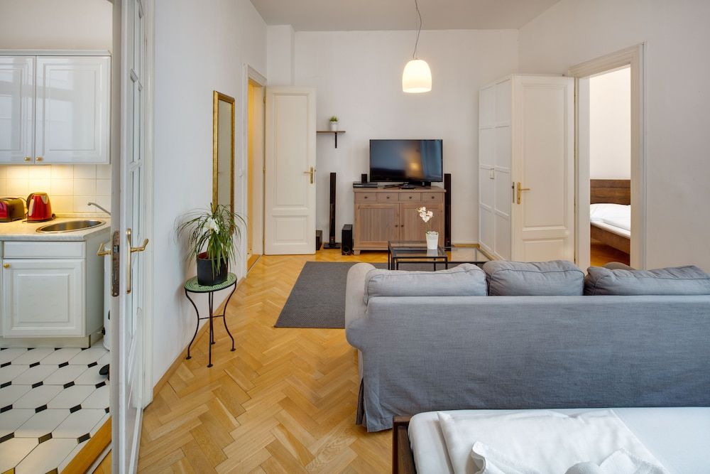 Selinor Old Town Apartments 2