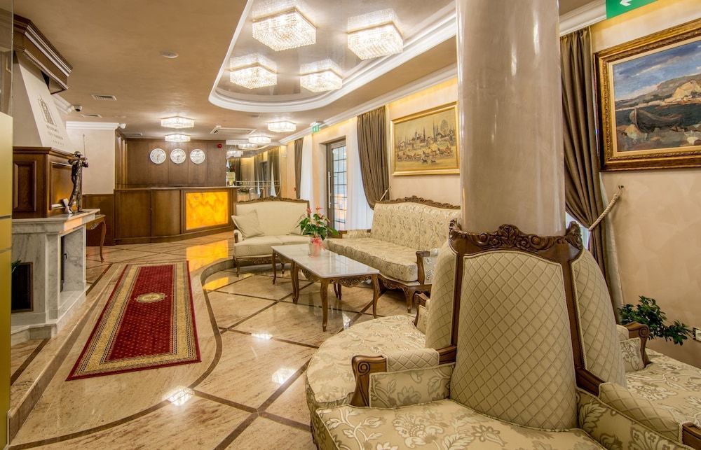 Residence City Garden - Certificate of Excellence Top 10 BEST Five-Stars City Hotels for 2024 awarded by HTIF 2