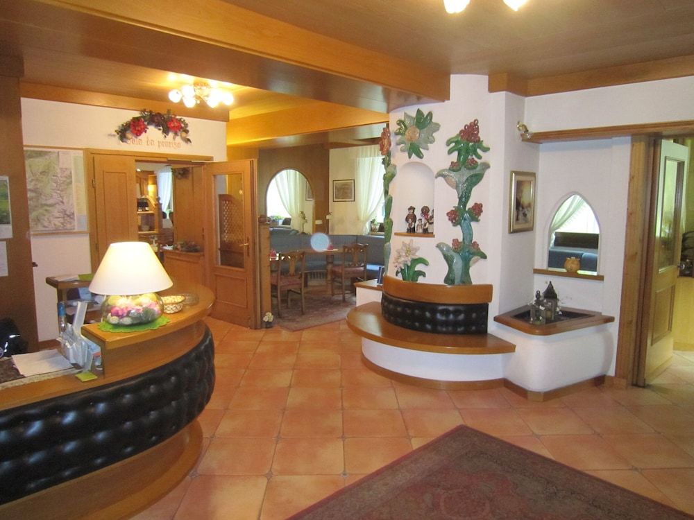 Hotel Alpina 2