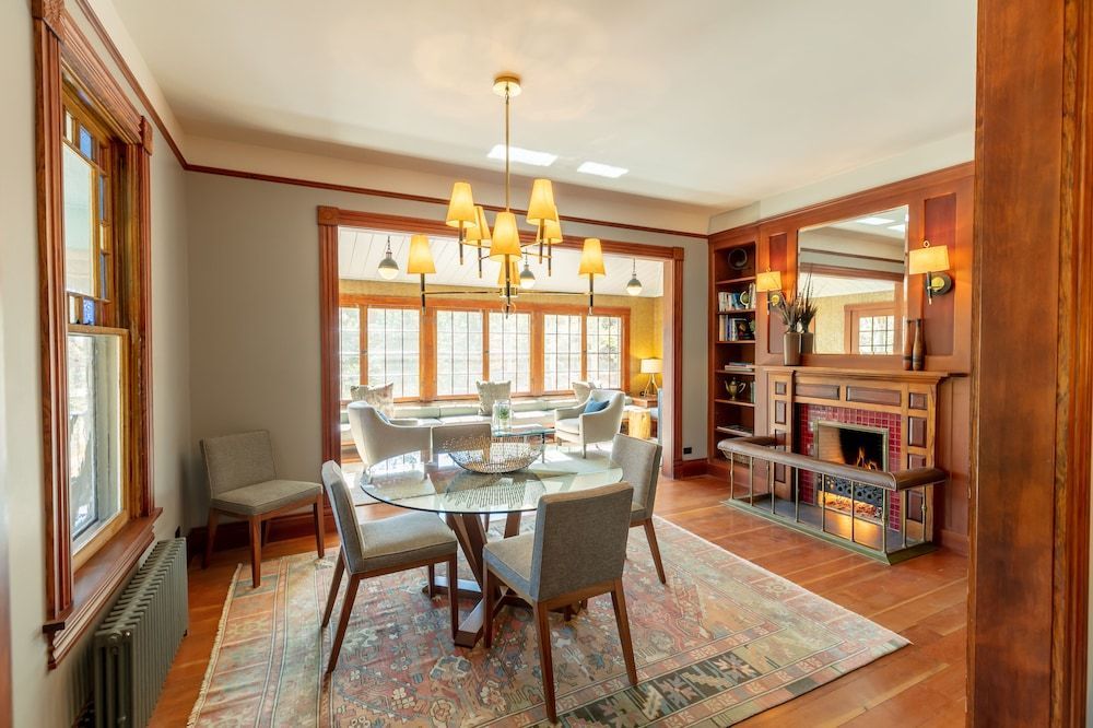 The Outlook Lodge 2