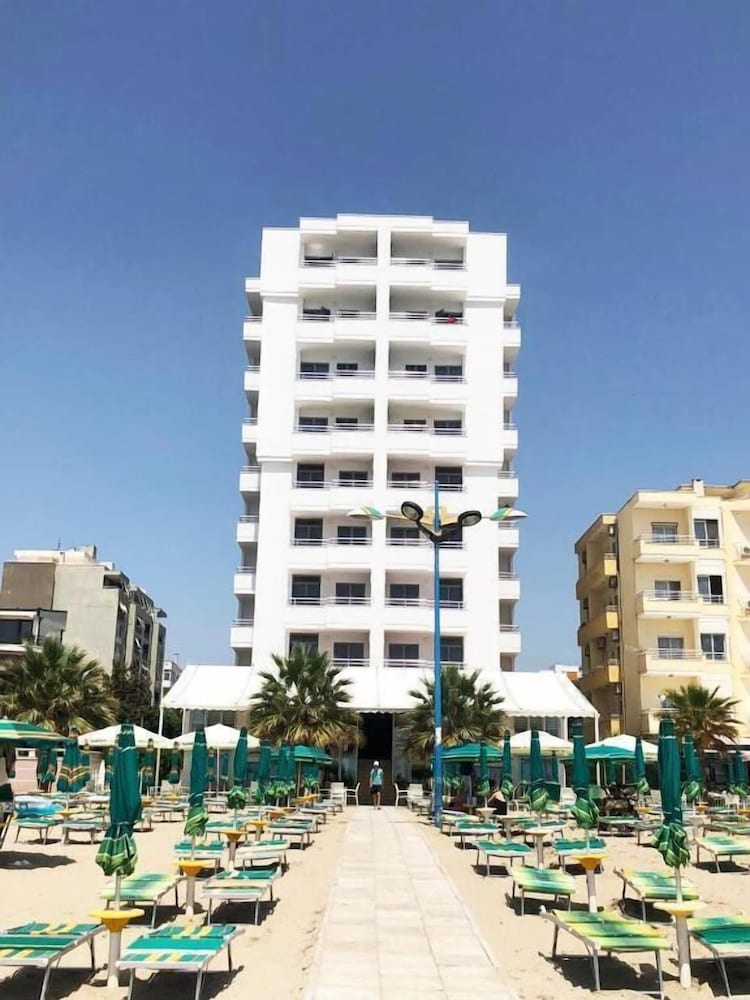 Perandor Beach Hotel 1