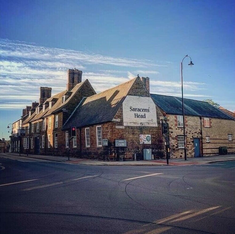 Saracens Head Hotel by Greene King Inns 1