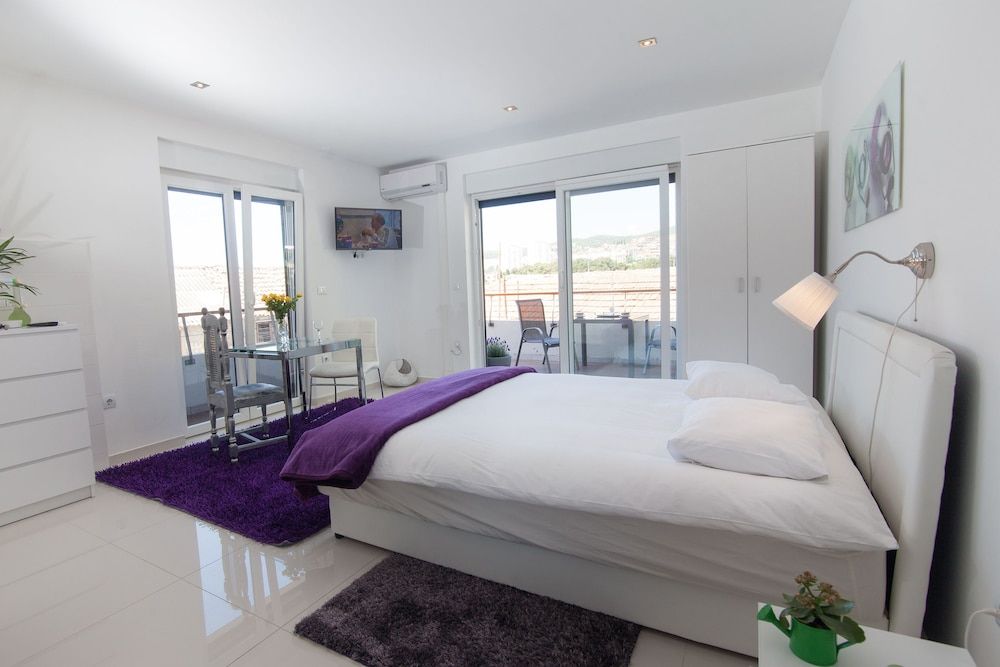 BASIC MANSION plus with swimming pool & free parking 2