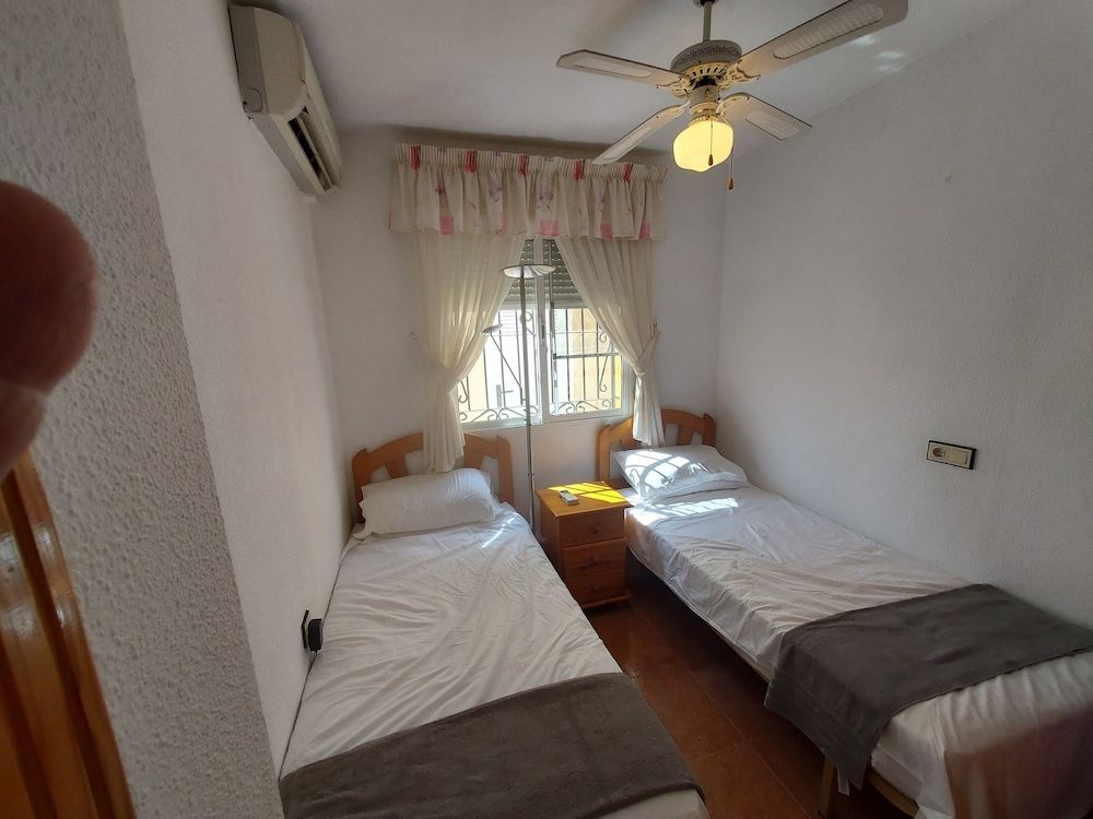 Orihuela - Sleeps 6 - Pool - Parking - PetFriendly 2