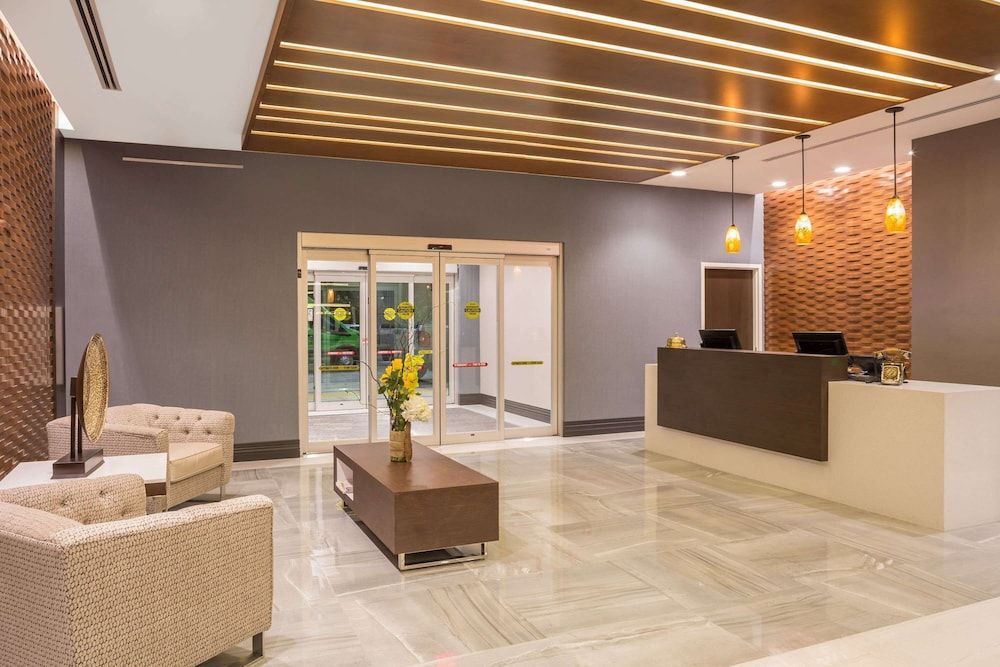 Wingate by Wyndham Miami Airport 2