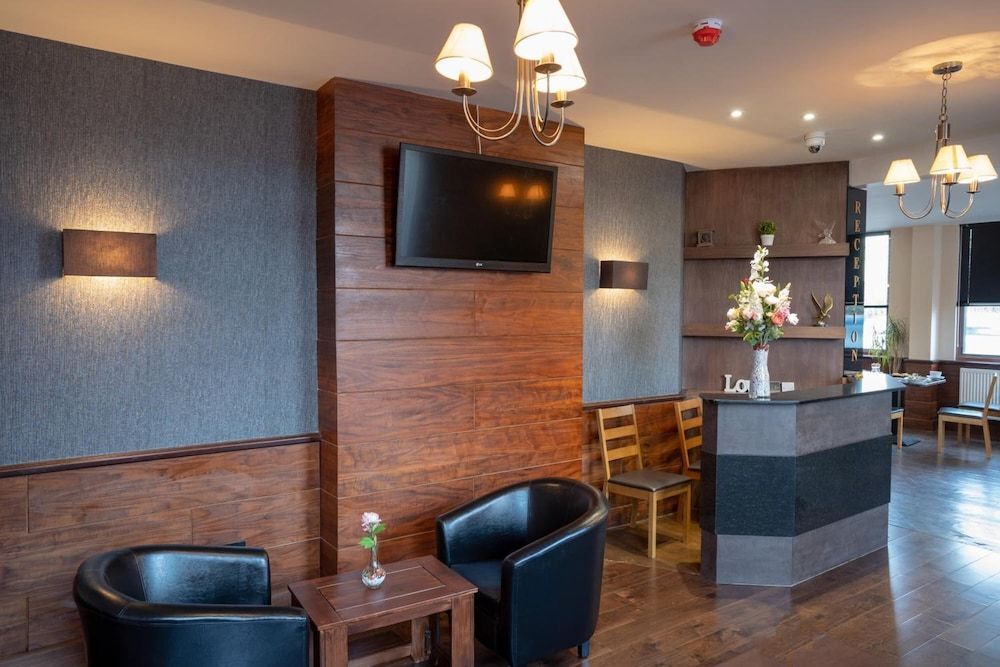 Eagle Hotel Luton Airport 2