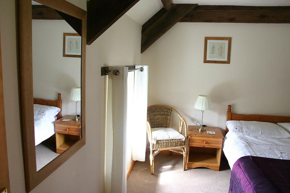 Troedyrhiw Bed & Breakfast 2