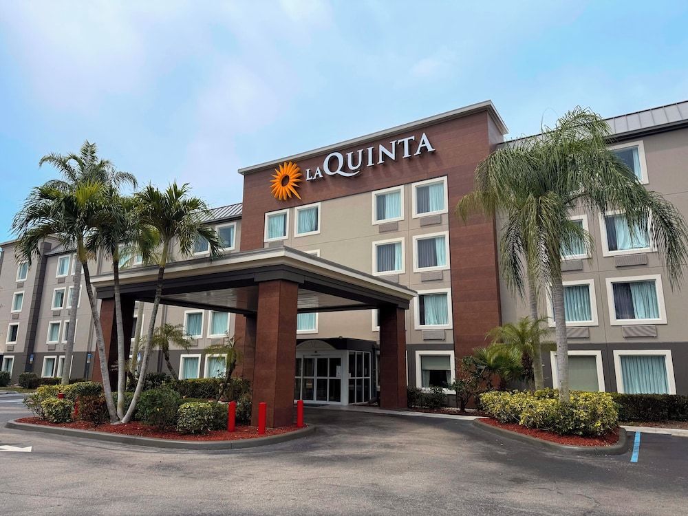 La Quinta by Wyndham Naples East (I-75) 1