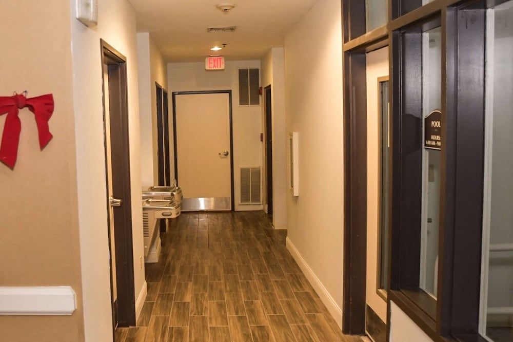 Sleep Inn & Suites Laurel near Fort Meade 2