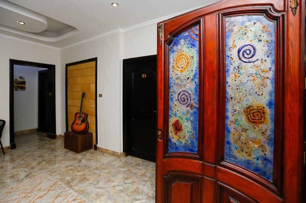 Malak pyramids inn 2