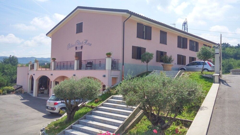 Relais Black Horse 1