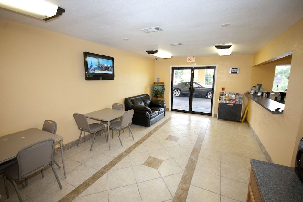 Days Inn by Wyndham DeFuniak Springs 1
