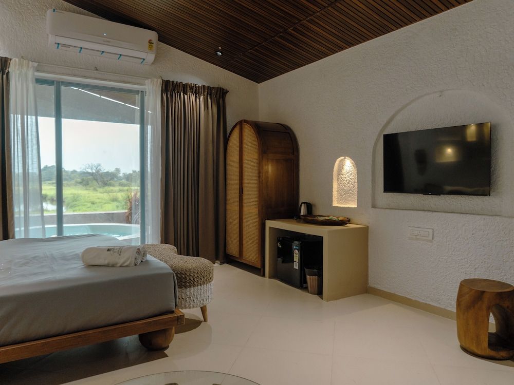 Hidden Beach Resort by Greenleaf Aqua 2