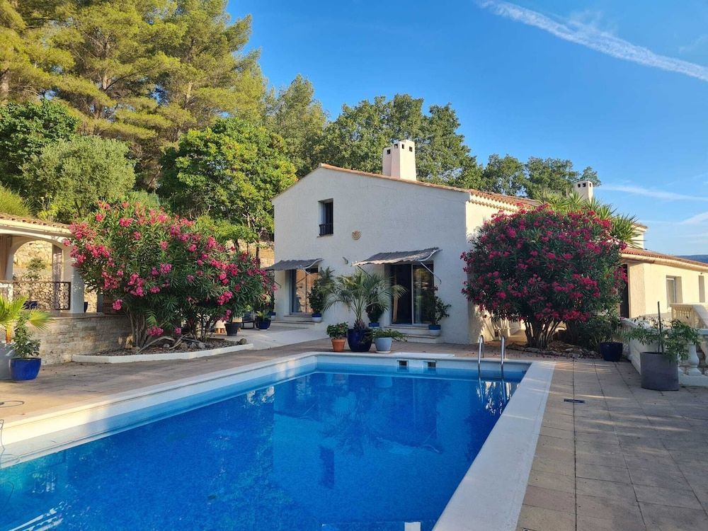 Villa Manoe 1